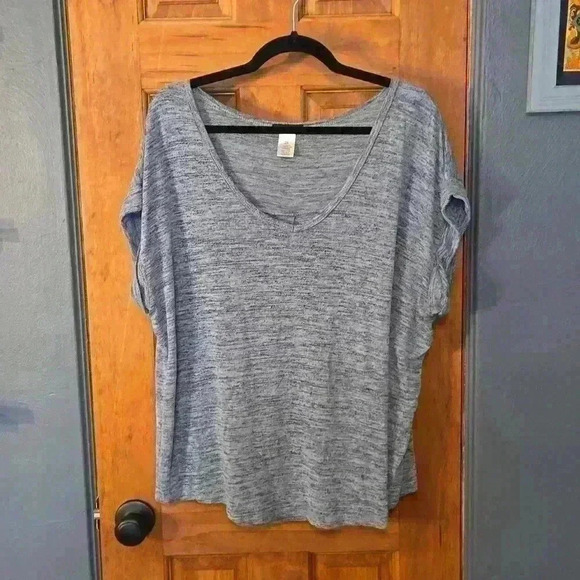 V-Neck Tee With Rolled Sleeves - Picture 2 of 5